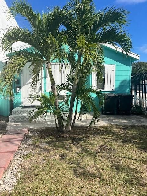 Front yard of 3 bedroom house