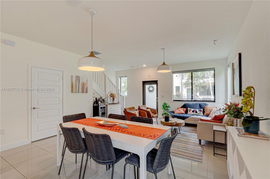 Active With Contract: $795,000 (4 beds, 2 baths, 1732 Square Feet)