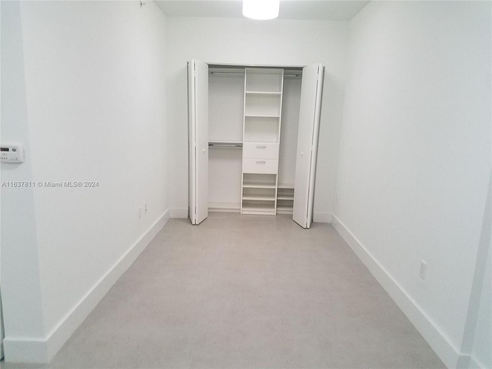 Recently Rented: $3,900 (1 beds, 2 baths, 979 Square Feet)