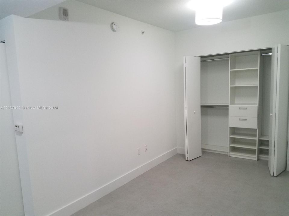 Recently Rented: $3,900 (1 beds, 2 baths, 979 Square Feet)