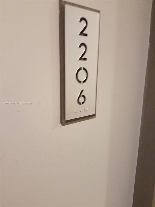 Recently Rented: $3,900 (1 beds, 2 baths, 979 Square Feet)