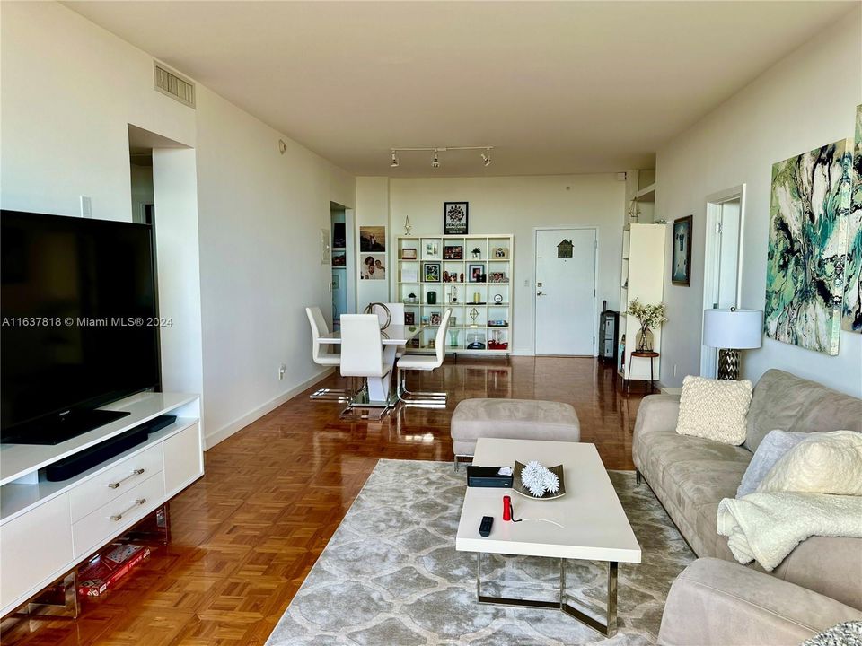 Недавно арендовано: $4,400 (2 спален, 2 ванн, 1310 Квадратных фут)