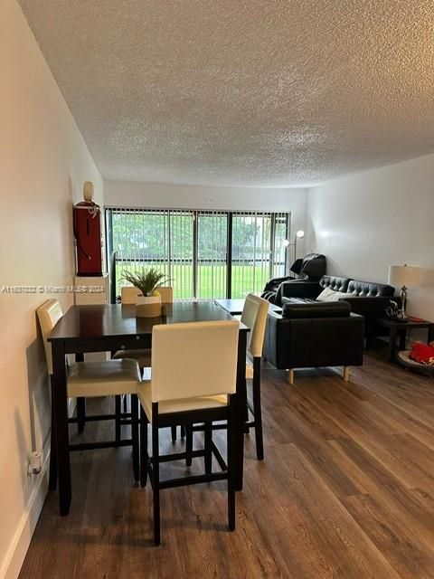 Active With Contract: $2,450 (2 beds, 2 baths, 1106 Square Feet)