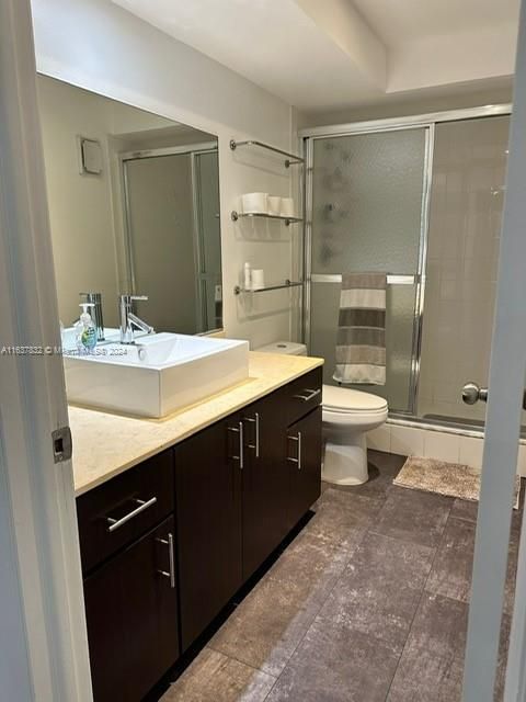 Active With Contract: $2,450 (2 beds, 2 baths, 1106 Square Feet)