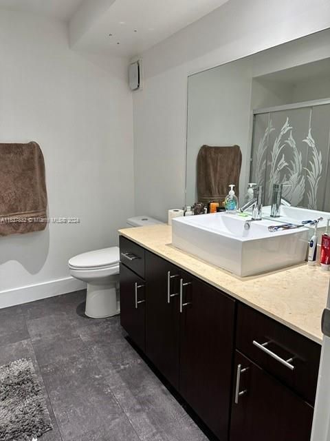 Active With Contract: $2,450 (2 beds, 2 baths, 1106 Square Feet)