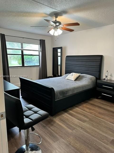 Active With Contract: $2,450 (2 beds, 2 baths, 1106 Square Feet)