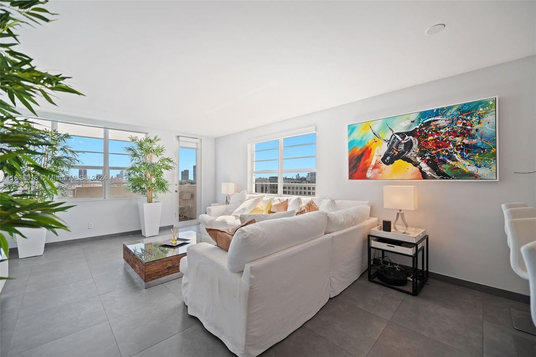 Active With Contract: $825,000 (2 beds, 2 baths, 1190 Square Feet)