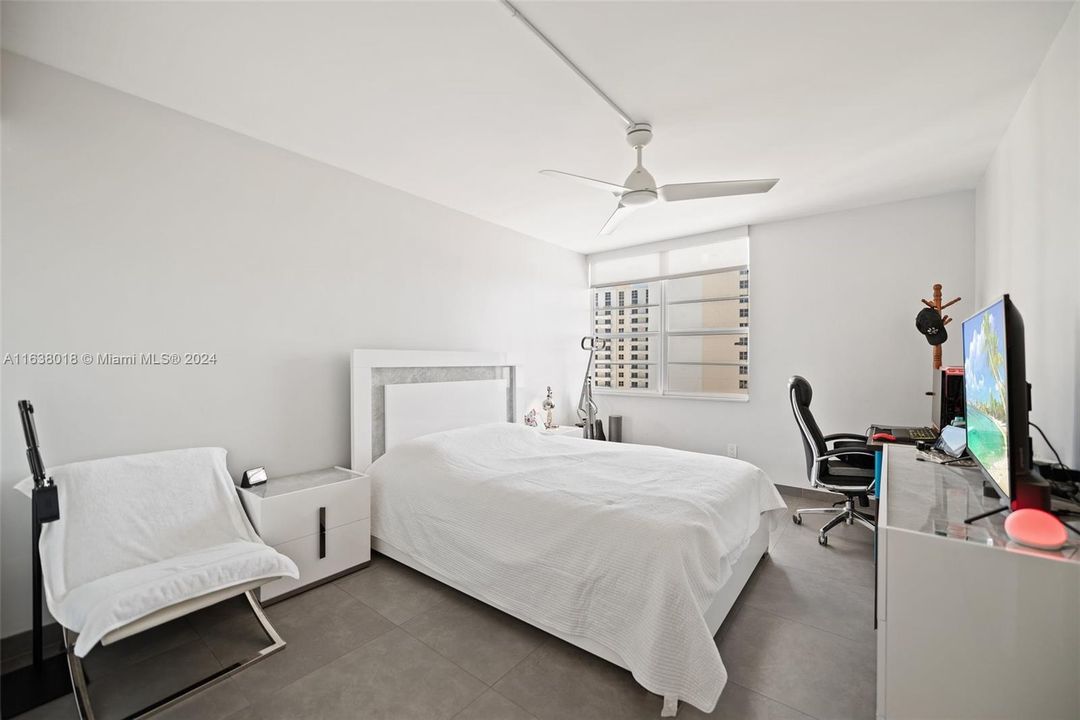 Active With Contract: $825,000 (2 beds, 2 baths, 1190 Square Feet)