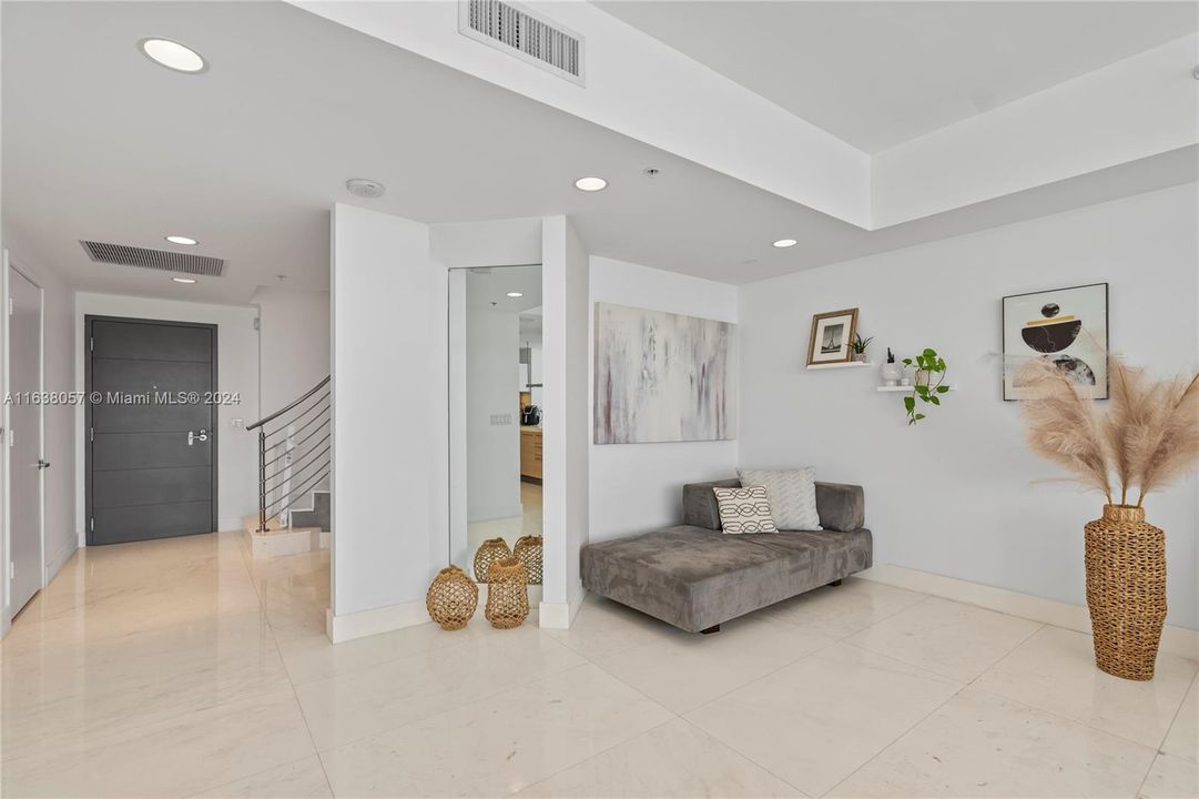 Active With Contract: $7,500 (2 beds, 2 baths, 1828 Square Feet)