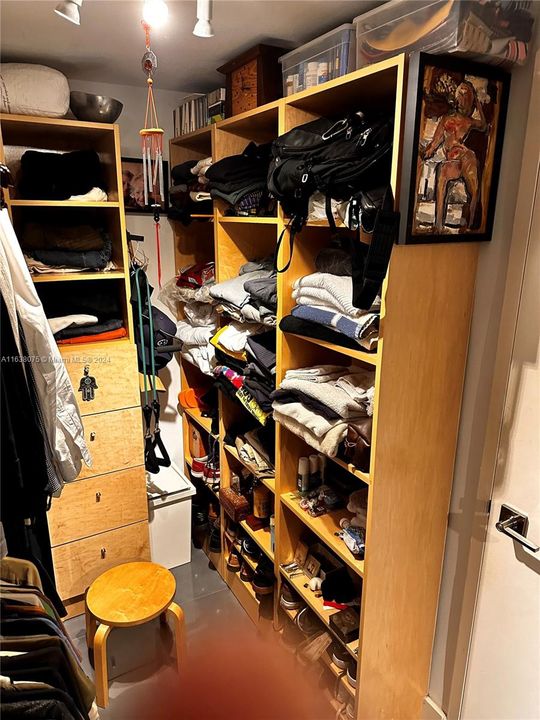 Walk in closet