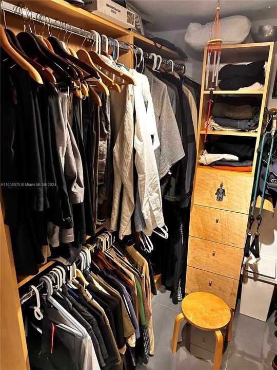 Walk in closet