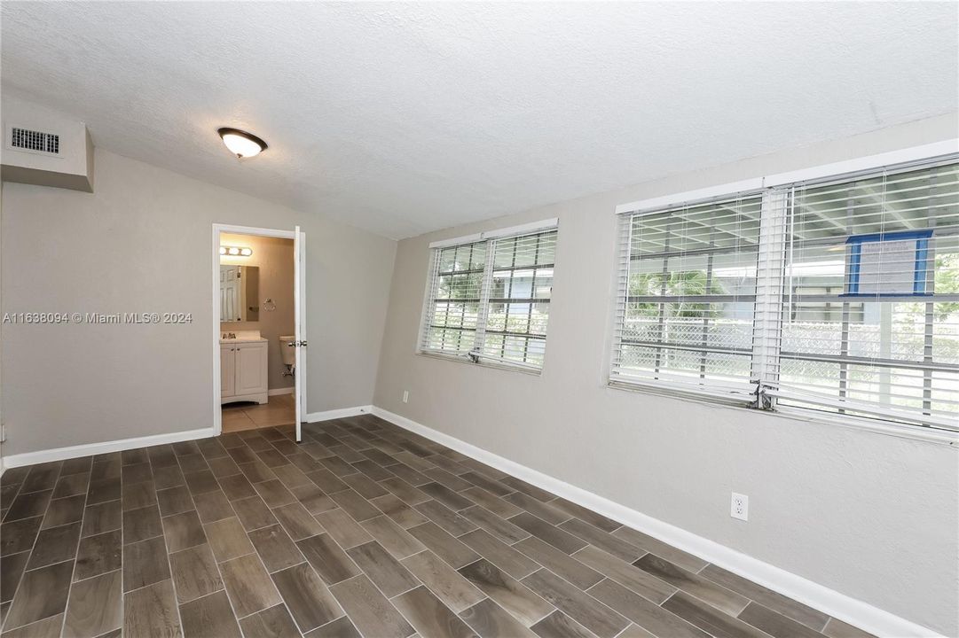 最近租的: $2,535 (3 贝兹, 2 浴室, 1245 平方英尺)