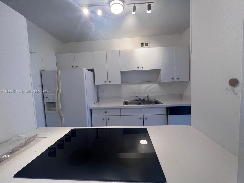 Recently Rented: $2,500 (1 beds, 1 baths, 890 Square Feet)