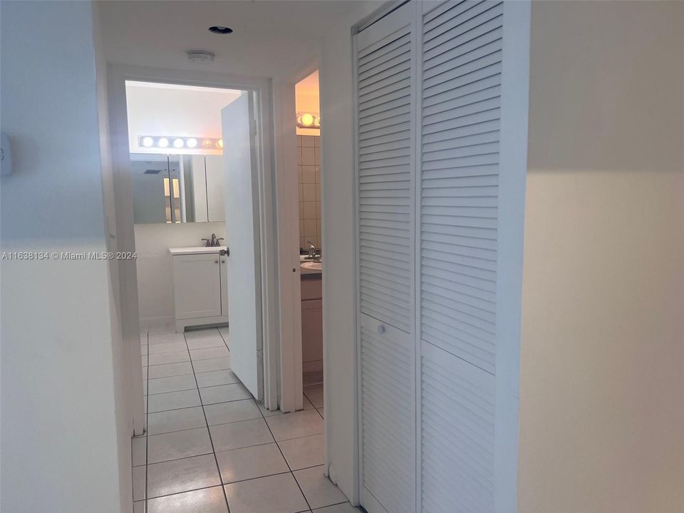 Recently Rented: $2,500 (1 beds, 1 baths, 890 Square Feet)