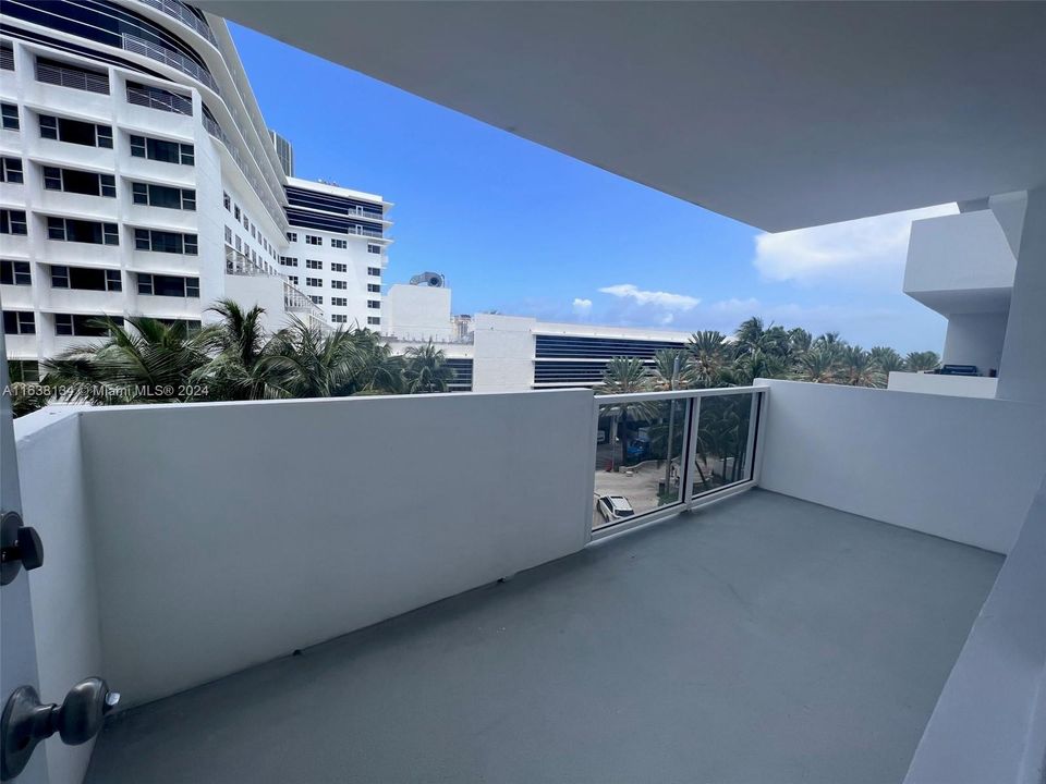 Recently Rented: $2,500 (1 beds, 1 baths, 890 Square Feet)