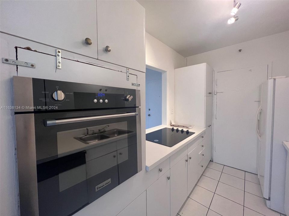 Recently Rented: $2,500 (1 beds, 1 baths, 890 Square Feet)