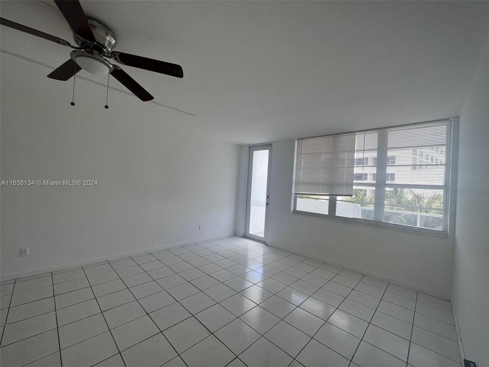 Recently Rented: $2,500 (1 beds, 1 baths, 890 Square Feet)