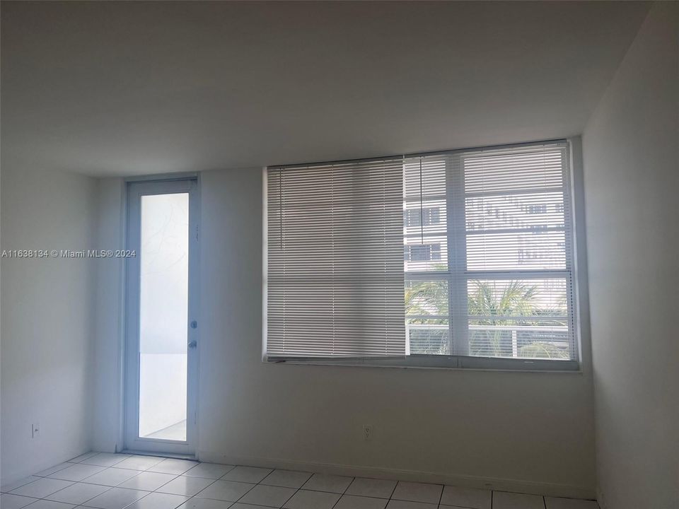 Recently Rented: $2,500 (1 beds, 1 baths, 890 Square Feet)