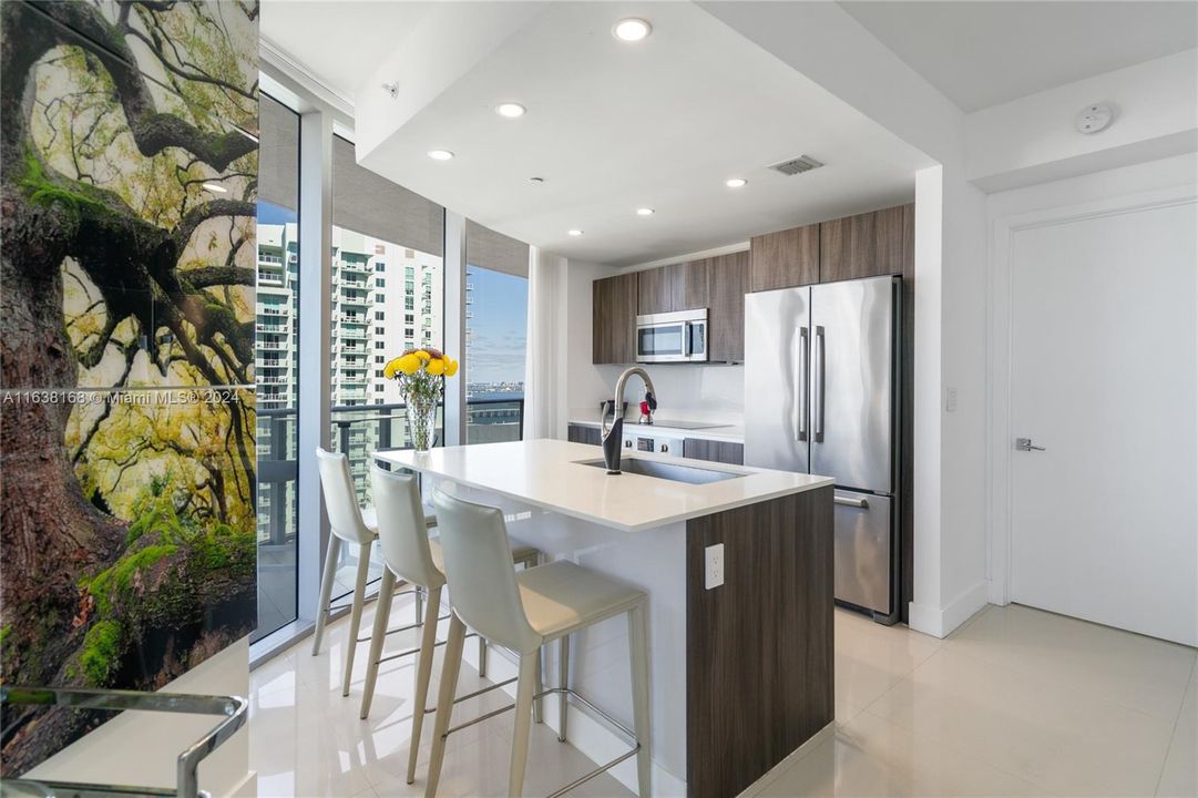 Active With Contract: $5,500 (2 beds, 2 baths, 1178 Square Feet)