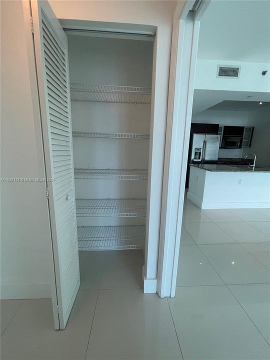 Recently Rented: $3,000 (1 beds, 1 baths, 688 Square Feet)