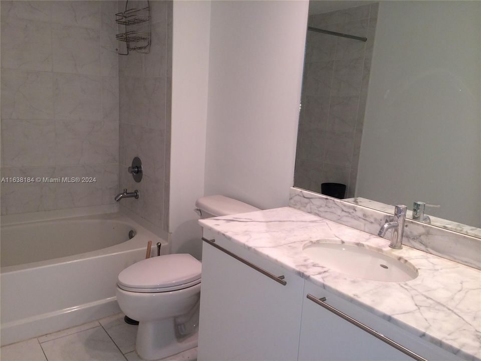 Recently Rented: $3,000 (1 beds, 1 baths, 688 Square Feet)