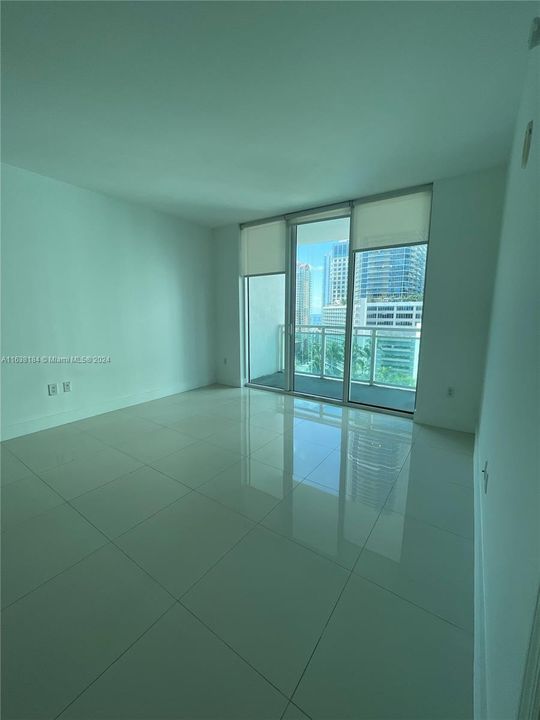 Recently Rented: $3,000 (1 beds, 1 baths, 688 Square Feet)