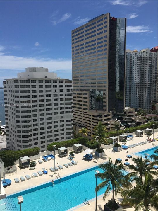 Recently Rented: $3,000 (1 beds, 1 baths, 688 Square Feet)