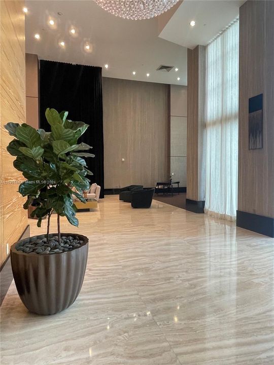 Recently Rented: $3,000 (1 beds, 1 baths, 688 Square Feet)