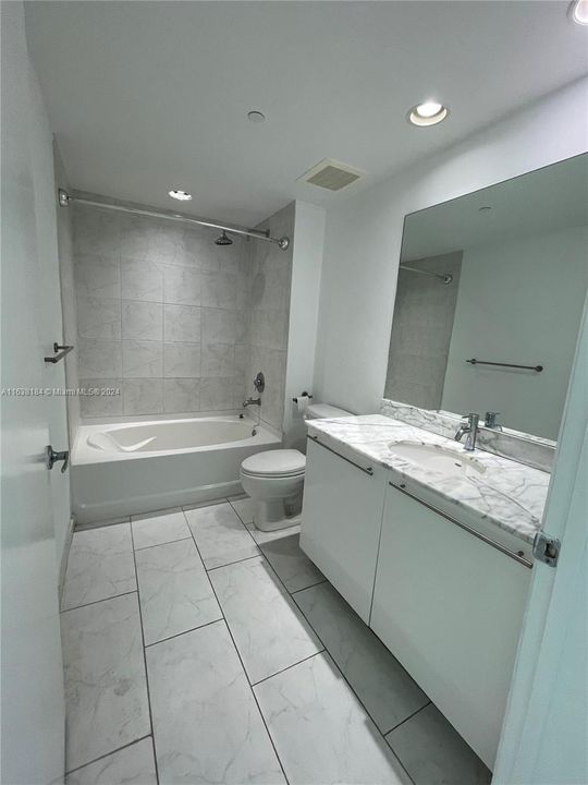 Recently Rented: $3,000 (1 beds, 1 baths, 688 Square Feet)