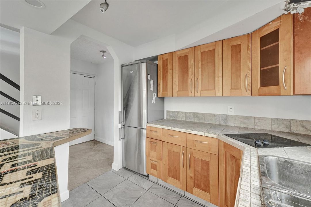 For Sale: $199,997 (1 beds, 1 baths, 723 Square Feet)