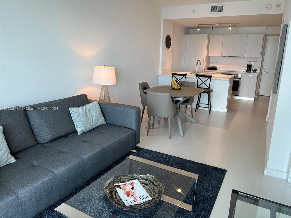 For Sale: $499,500 (1 beds, 1 baths, 610 Square Feet)