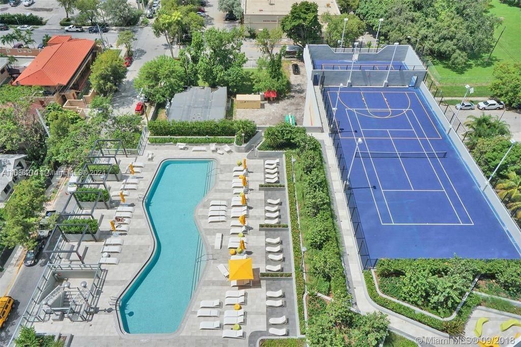 For Sale: $499,500 (1 beds, 1 baths, 610 Square Feet)