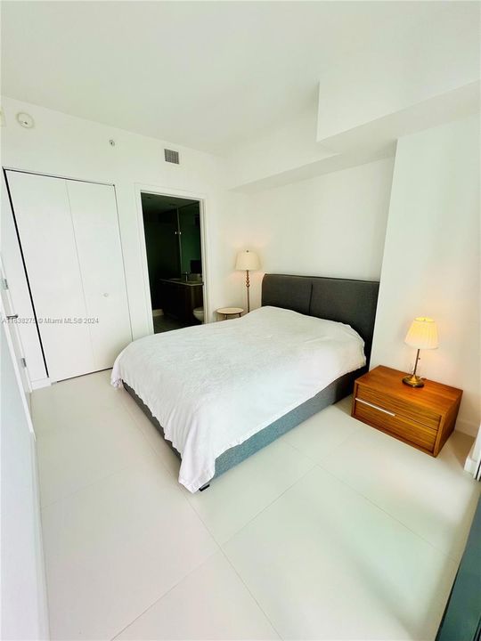 For Sale: $499,500 (1 beds, 1 baths, 610 Square Feet)