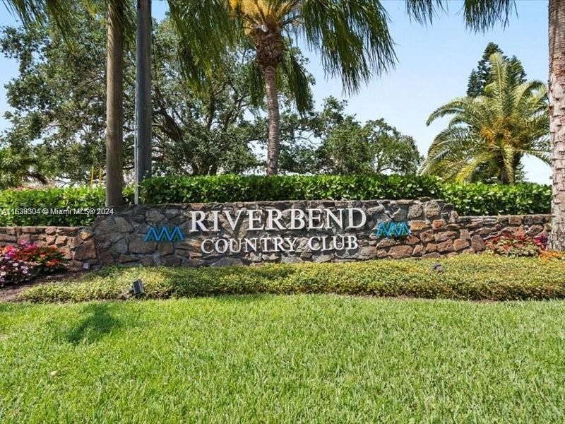 Entrance to Riverbend CC