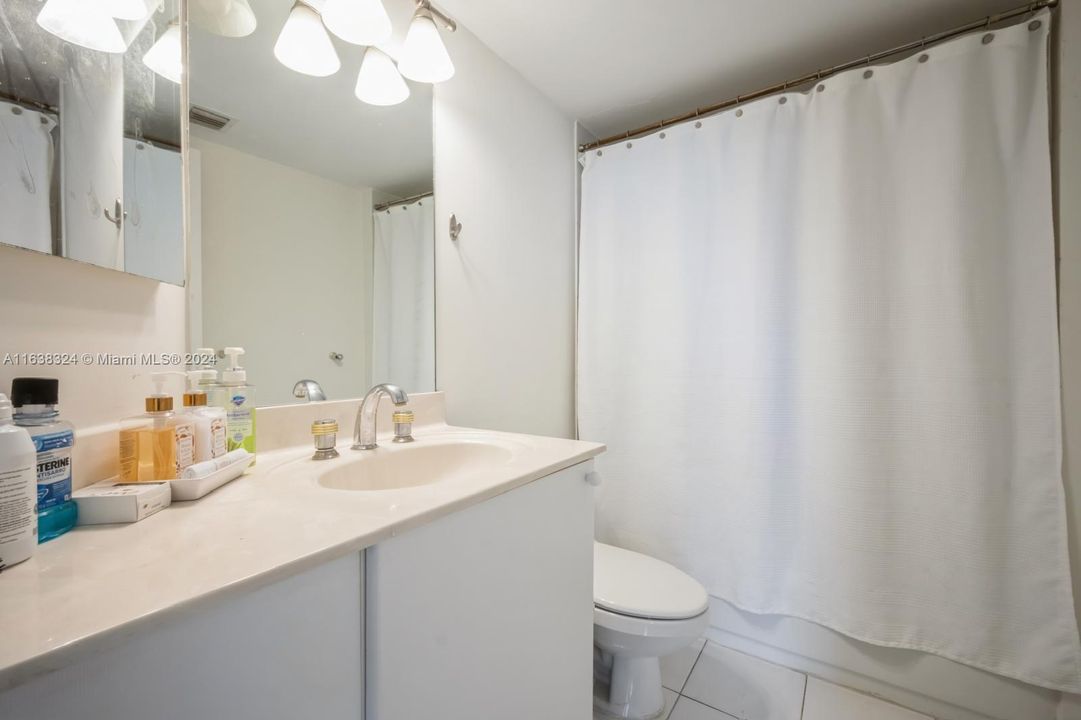 For Sale: $1,100,000 (2 beds, 2 baths, 1710 Square Feet)