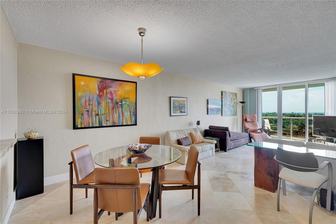 For Sale: $499,000 (1 beds, 1 baths, 1005 Square Feet)