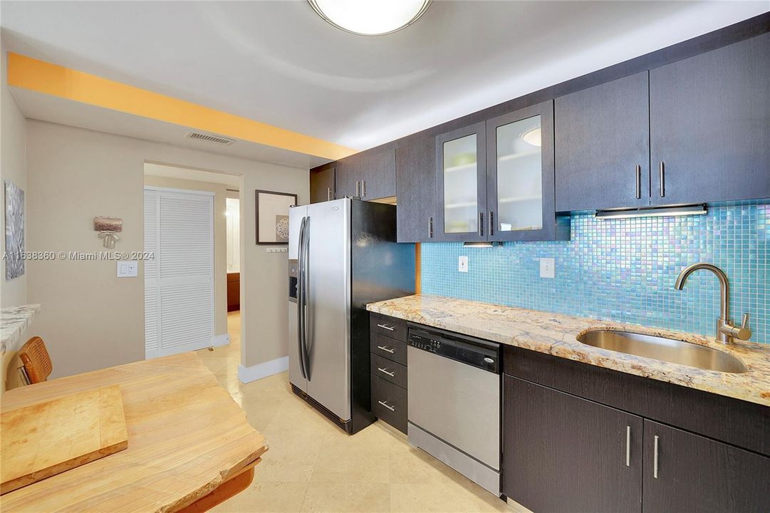 For Sale: $499,000 (1 beds, 1 baths, 1005 Square Feet)