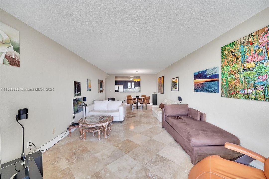 For Sale: $499,000 (1 beds, 1 baths, 1005 Square Feet)