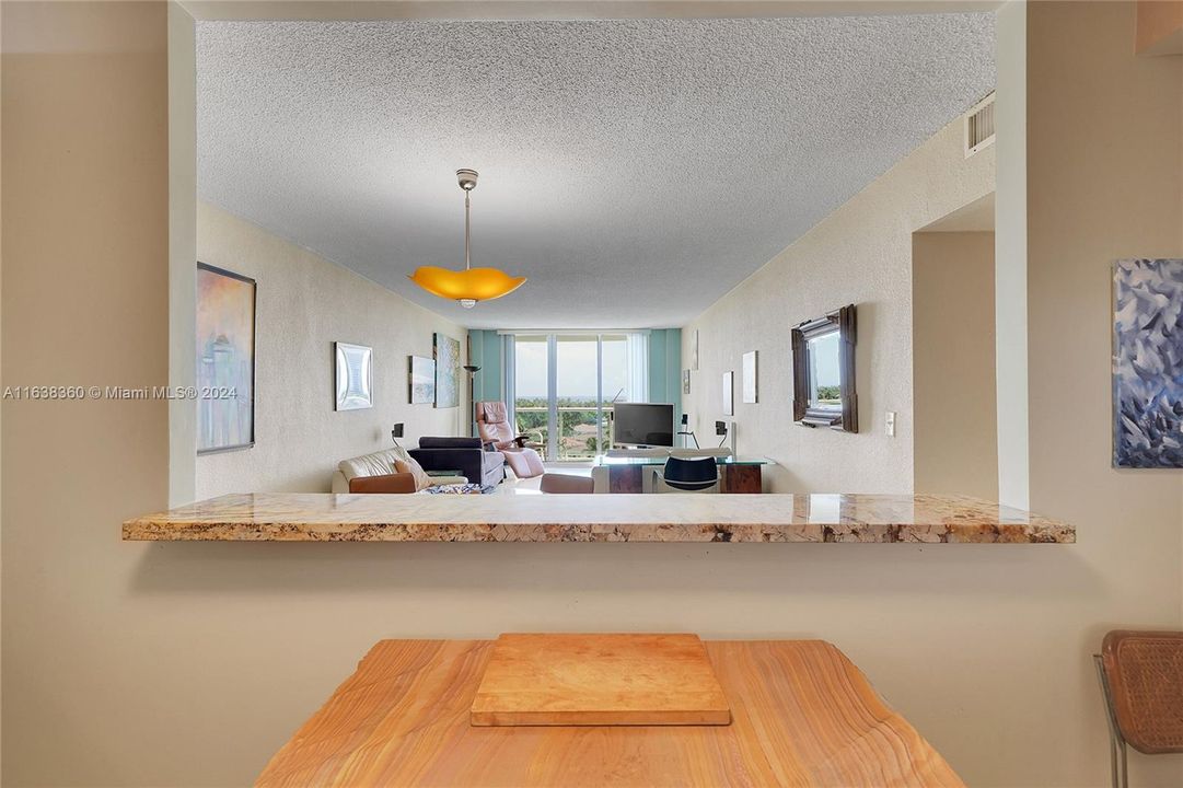 For Sale: $499,000 (1 beds, 1 baths, 1005 Square Feet)