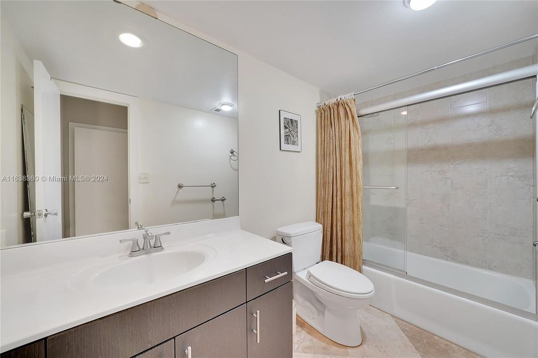 For Sale: $499,000 (1 beds, 1 baths, 1005 Square Feet)