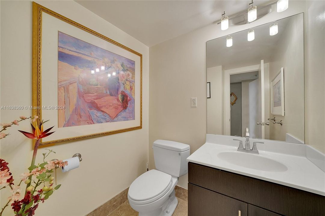 For Sale: $499,000 (1 beds, 1 baths, 1005 Square Feet)