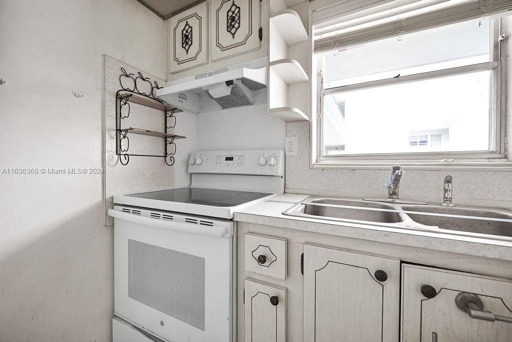 Vendido Recientemente: $114,500 (1 camas, 1 baños, 797 Pies cuadrados)