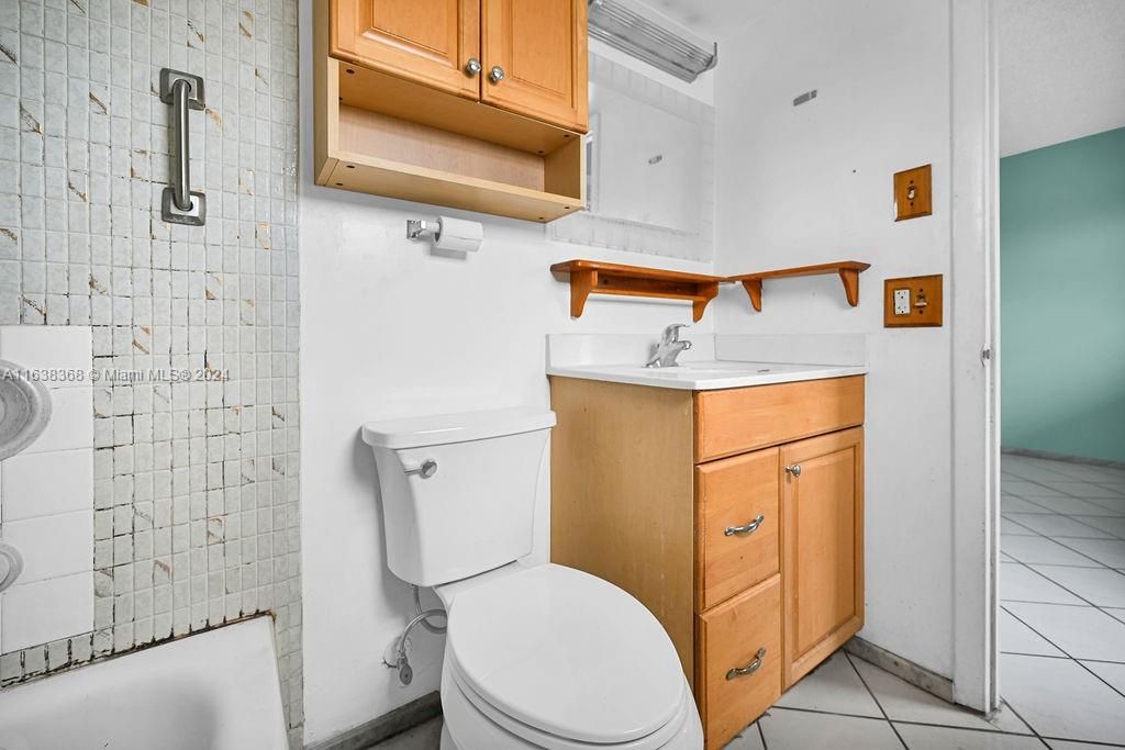 Vendido Recientemente: $114,500 (1 camas, 1 baños, 797 Pies cuadrados)