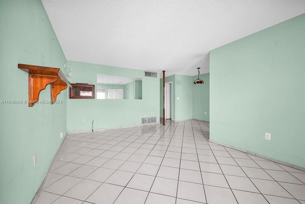 Vendido Recientemente: $114,500 (1 camas, 1 baños, 797 Pies cuadrados)