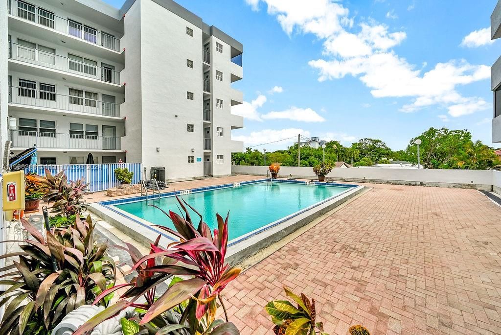 Vendido Recientemente: $114,500 (1 camas, 1 baños, 797 Pies cuadrados)