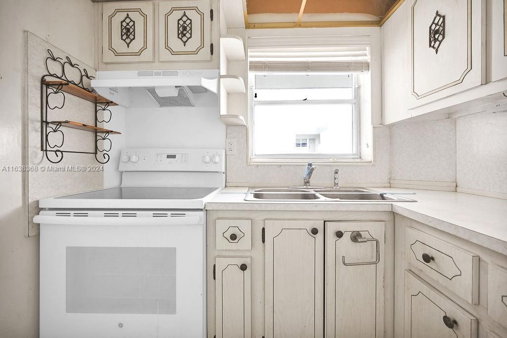 Vendido Recientemente: $114,500 (1 camas, 1 baños, 797 Pies cuadrados)