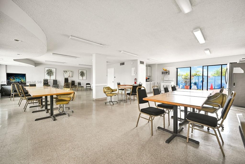 Vendido Recientemente: $114,500 (1 camas, 1 baños, 797 Pies cuadrados)