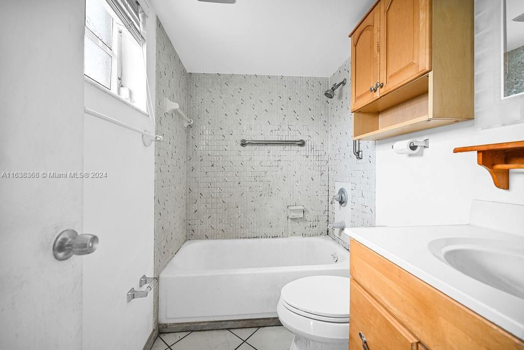 Vendido Recientemente: $114,500 (1 camas, 1 baños, 797 Pies cuadrados)