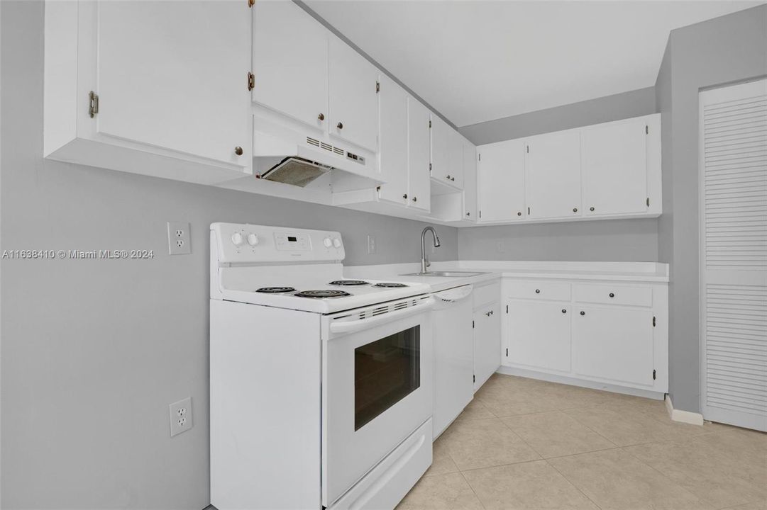 For Sale: $5,000 (2 beds, 2 baths, 1388 Square Feet)