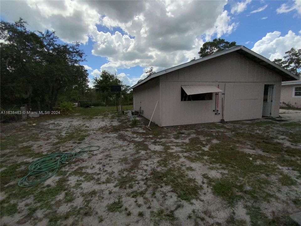 For Sale: $269,300 (3 beds, 2 baths, 1284 Square Feet)